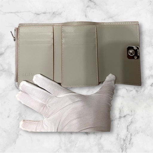 LOEWE ロエベ　財布　ベージュ
