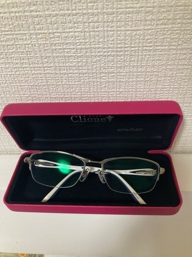 新品・未使用　クリオネ　メガネ(ホワイト)