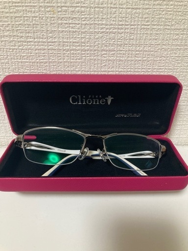 新品・未使用　クリオネ　メガネ(ホワイト)