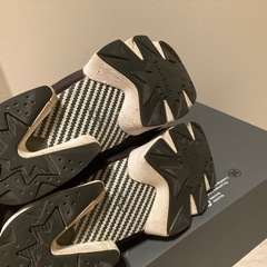 Reebok Instapump Fury ブラック 黒白 ユニセックスの画像