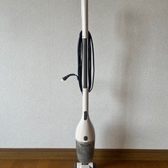 サイクロンスティッククリーナー 18年製
