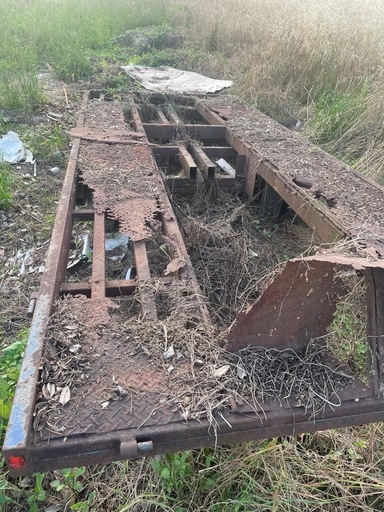 農業用トレーラー　鉄屑　スクラップ