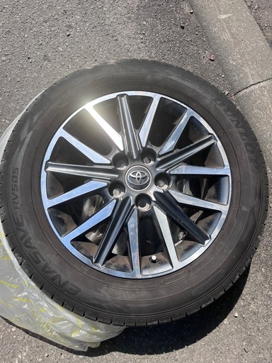 タイヤ205/60R16