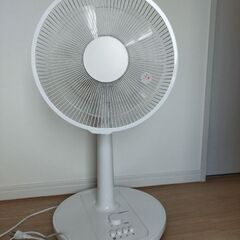 【美品・お届けも可能です】2024年製Amazonベーシック リ...