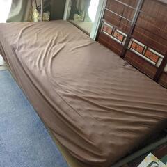 分割シングルベッド＋厚いマットレスとカバー  差し上げます。 引...