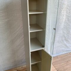 隙間収納棚の画像