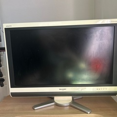 シャープテレビとテレビ台セットの画像