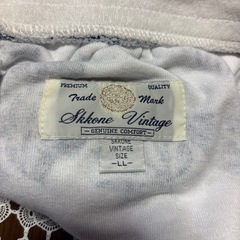 Skikone Vintage 花柄ショートパンツ LLの画像
