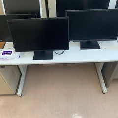 事務所　テーブル