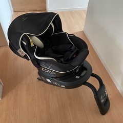 エールべべクルット4iグランス　新生児〜4歳チャイルドシート