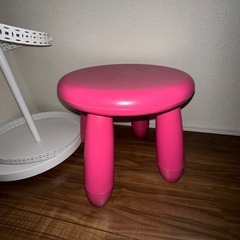 IKEA イケア キッズチェア クリスマスツリーの画像