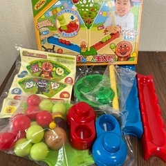 アンパンマン森のぽんぽん玉入れ