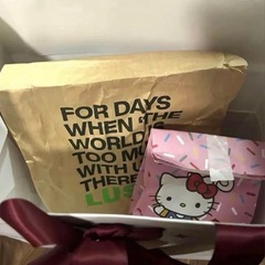 LUSH サンリオコラボバスボム ハローキテイセットの画像