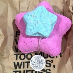 LUSH サンリオコラボバスボム ハローキテイセットの画像