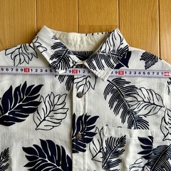 メンズＬ シャツ 紺 ネイビー  美品 織りとボタンが◎の画像