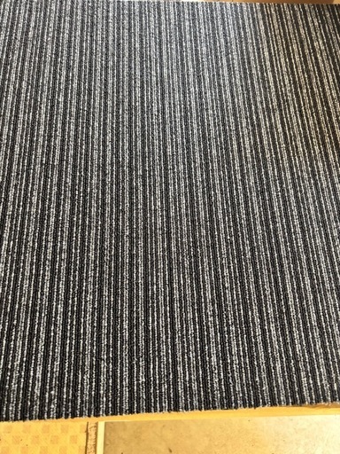 タイルカーペット　4箱