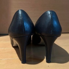 carino mode et jacomoパンプス ヒール ブラック24.5cmの画像