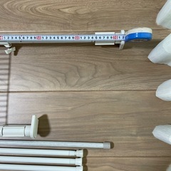 突っ張り棚　1個　　突っ張り棒10本の画像