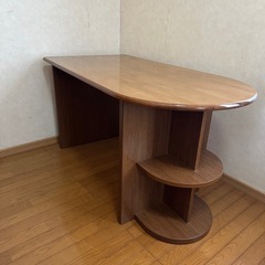 デスク引き出しはキャスター付き