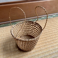 1個の絶妙な麦わら編み収納ミニバスケット