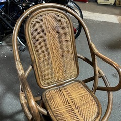 H2506-452ラタン 回転式チェア クッション付き バラ売り不可 キズ汚れ有りの画像