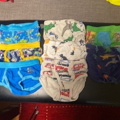 110センチ120センチ130男の子Tシャツパンツおもちゃ本色々フリマ価格100品以上の画像