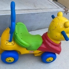 プーさん　手押し車　足蹴り車　三輪車の画像