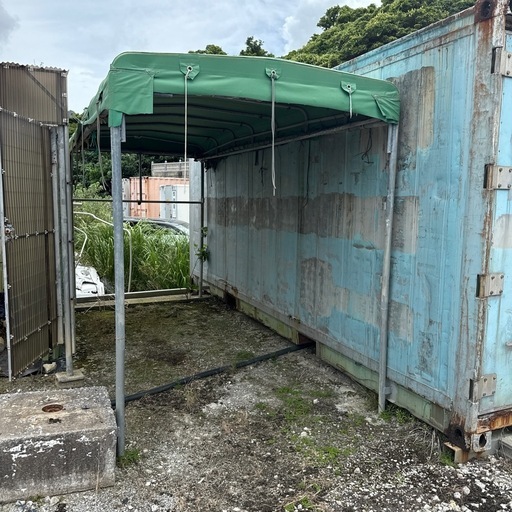 トラックのホロ