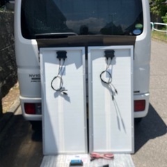 車載用ソーラーパネル200wの画像