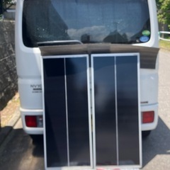 車載用ソーラーパネル200w