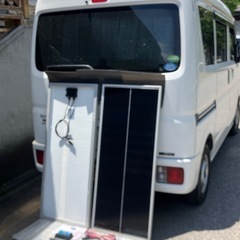 車載用ソーラーパネル200wの画像