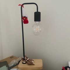 IKEA トゥヴェールハンド テーブルランプの画像