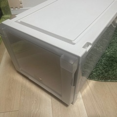 割れあり　衣装ケース