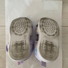 ベビーサンダル 花柄の画像