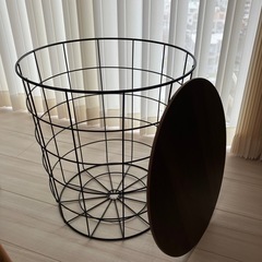 ワイヤーテーブルの画像