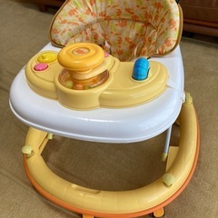 西松屋　歩行器