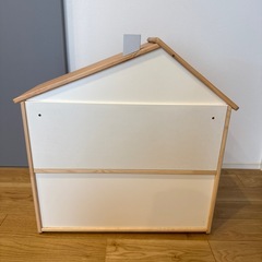IKEA ドールハウス型本棚の画像