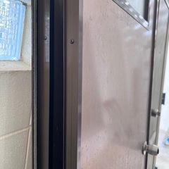 玄関　玄関ドア　アルミドア　事務所　リフォーム　リノベーション　３枚　玄関は鍵付き　名護市　ドア　の画像