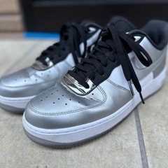 Nike　エアフォース1 シルバーブラックの画像