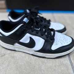 Nike dunk low　ダンクロー　ホワイト　ブラック　スニーカーの画像