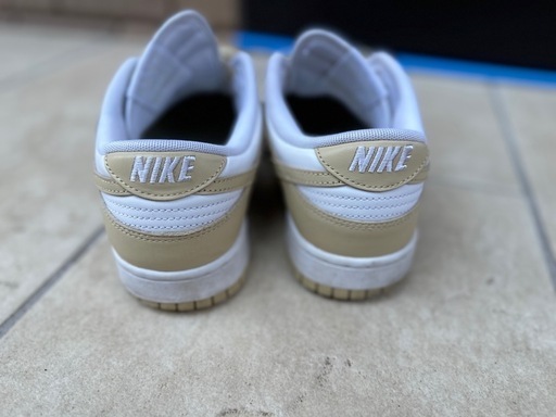 Nike dunk low　ダンクロー　ホワイト　ベージュ　スニーカー
