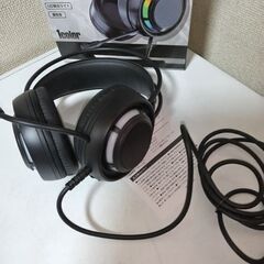 未使用！ゲーミング ヘッドホン 多機能 7色 イルミネーション ブラックの画像