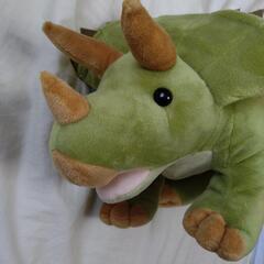 新品　恐竜　ぬいぐるみ　トリケラトプスの画像