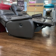 《店頭お渡し》ニトリ　ビリーバー2  本革　電動リクライニング　３人掛ソファー　¥43,780(税込) 近隣配送＋¥3,000〜の画像