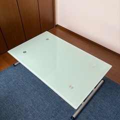 ガラステーブルの画像