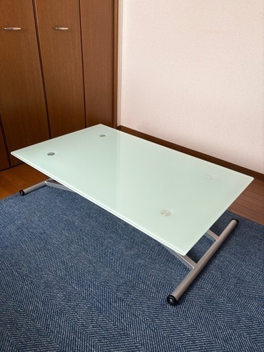 ガラステーブル