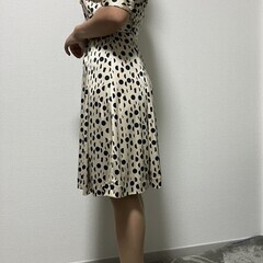 【着画あり】ベージュ×ネイビー ドット柄 シャツワンピース ベルト付 M相当の画像