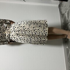【着画あり】ベージュ×ネイビー ドット柄 シャツワンピース ベルト付 M相当の画像