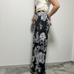 着画あり◎ アイボリークロップトップ＆レース柄ワイドパンツ 2点セットの画像