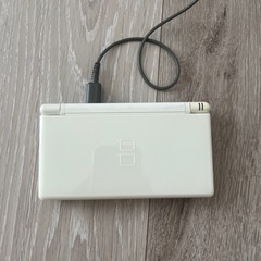 Nintendo DS Lite本体の画像